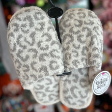 Load image into Gallery viewer, Leopard Slipper
